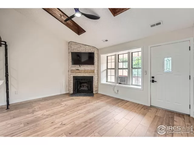 MLS: 1039657 Condo For Sale