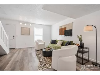 Photo #2: 1039763 Listing