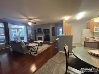 Photo #4: 1040301 Listing