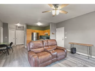 Photo #5: 1040588 Listing