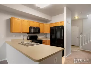 Photo #5: 1040605 Listing