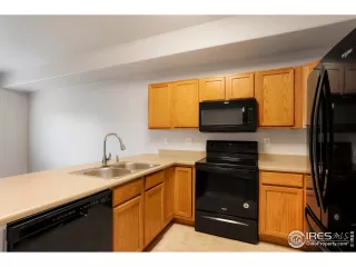 Photo #6: 1040605 Listing