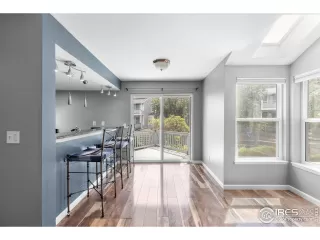 Photo #5: 1040783 Listing