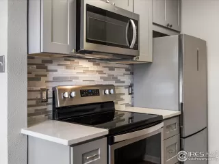 Photo #5: 1041060 Listing 