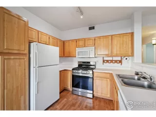 Photo #4: 1041280 Listing