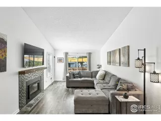 Photo #4: 1041423 Listing