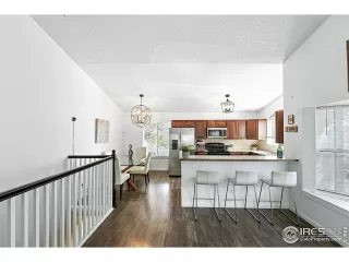 Photo #6: 1041423 Listing