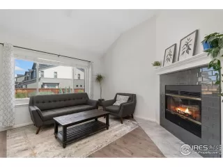 Photo #2: 1041431 Listing