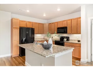Photo #6: 1041632 Listing 