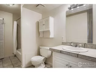 Photo #6: 1042001 Listing