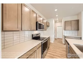 Photo #6: 1042077 Listing