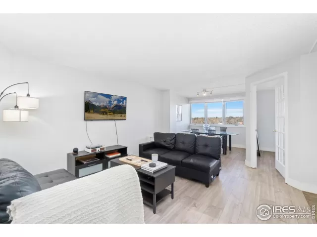 MLS: 1042230 Condo For Sale