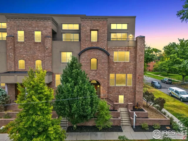 MLS: 1042428 Condo For Sale