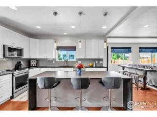 Photo #5: 1042514 Listing