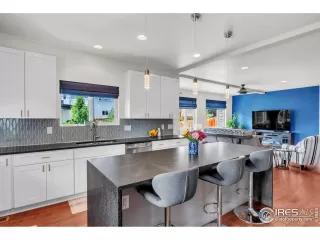 Photo #6: 1042514 Listing