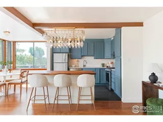 Browse active condo listings in LANAI