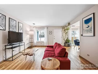 Photo #2: 1042822 Listing