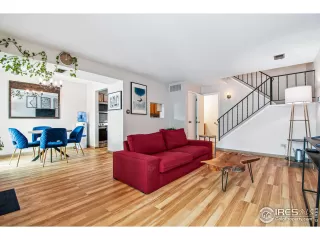 Photo #3: 1042822 Listing