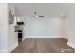 Photo #5: 1042899 Listing
