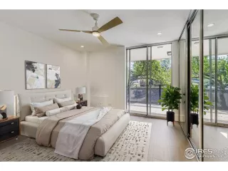 Photo #6: 1042899 Listing