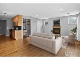 Photo #2: 1043190 Listing