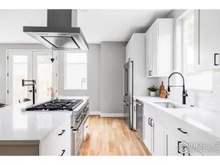 Photo #6: 1043300 Listing