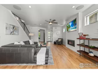 Photo #4: 1043502 Listing 