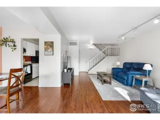 Photo #2: 1043573 Listing