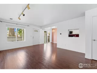 Photo #3: 1043573 Listing