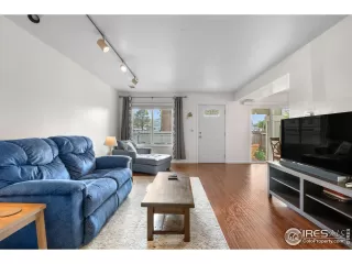 Photo #5: 1043573 Listing