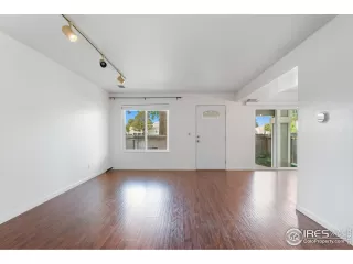 Photo #6: 1043573 Listing