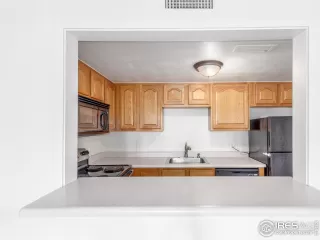 Photo #6: 1043578 Listing 