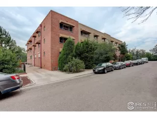 Photo #3: 1043687 Listing