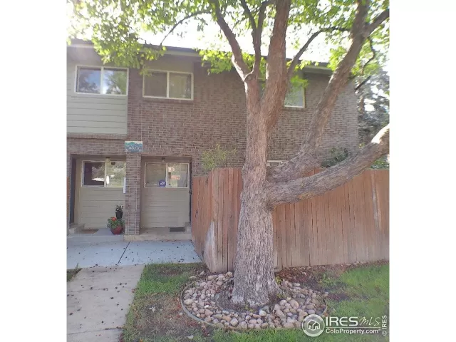 MLS: 1043726 Condo For Sale