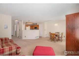 Photo #3: 1043756 Listing