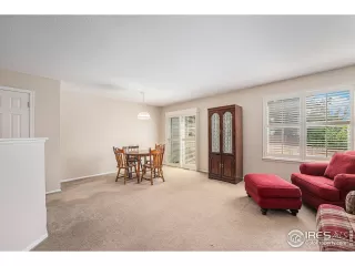 Photo #4: 1043756 Listing