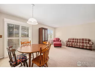 Photo #5: 1043756 Listing