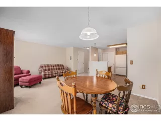 Photo #6: 1043756 Listing