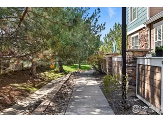 Photo #5: 1043922 Listing