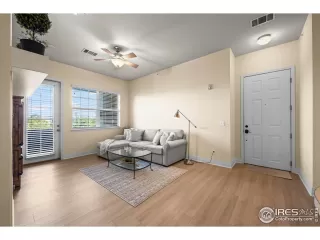 Photo #4: 1044065 Listing