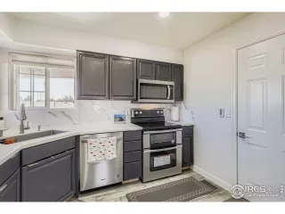 Photo #3: 1044193 Listing 