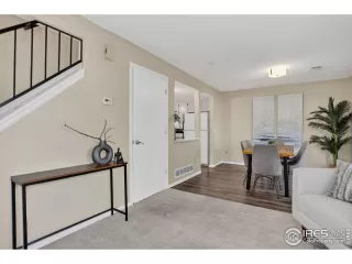 Photo #3: 1044195 Listing