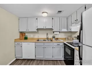 Photo #5: 1044195 Listing