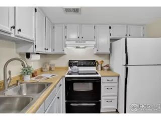 Photo #6: 1044195 Listing