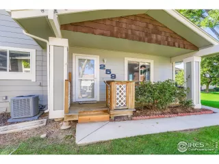 Photo #4: 1044425 Listing