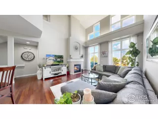 Photo #2: 1044434 Listing