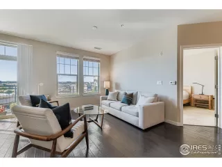 Photo #4: 1044603 Listing