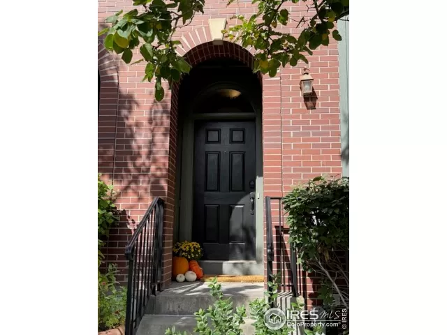 MLS: 1044695 Condo For Sale