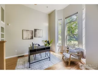 Photo #4: 1044695 Listing