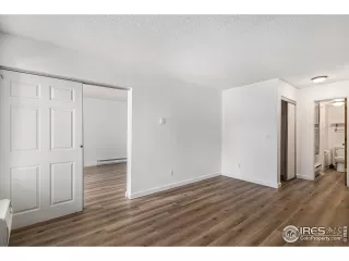 Photo #6: 1045106 Listing